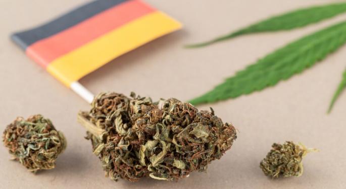 Germany's Cannabis Industry Hits 500 Million Euros: 2,500 Pharmacies Now Dispense, 211 Grow Clubs Approved