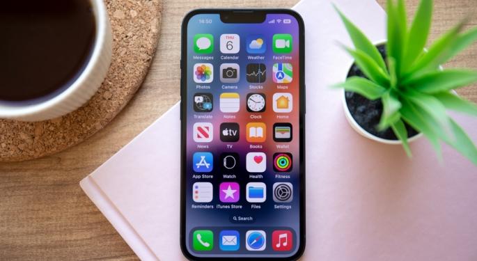 Apple May Hike iPhone Prices This Fall, Steering Clear Of Tariff Blame: Report