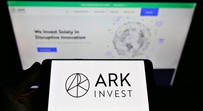 Cathie Wood's Wednesday Wisdom? Bets On Airbnb's Platform Expansion, Dumps Palantir At Peak