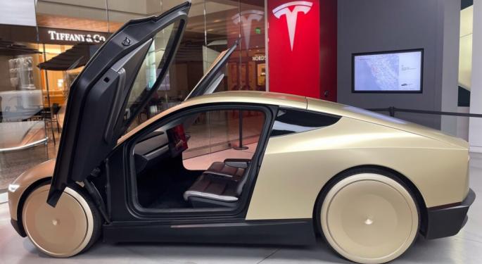 Elon Musk's Tesla Teases FSD Capabilities, Jeff Bezos-Backed Slate's 100,000 EV Orders Challenge Cybertruck Hype And More: This Week In Mobility