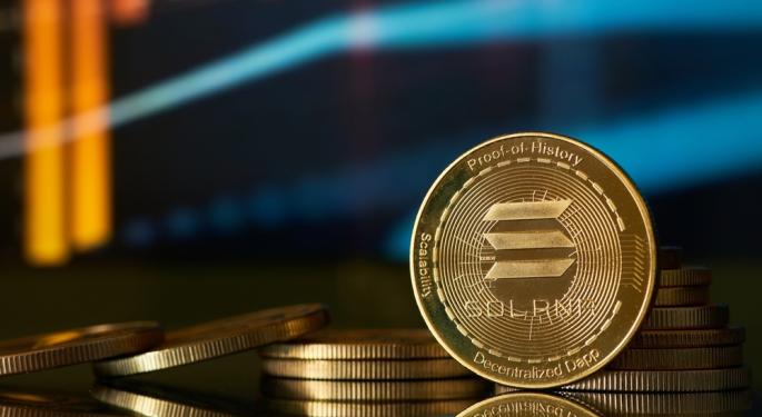 Solana Holds $176 Amid ETF Filing And Tokenized Fund Buzz