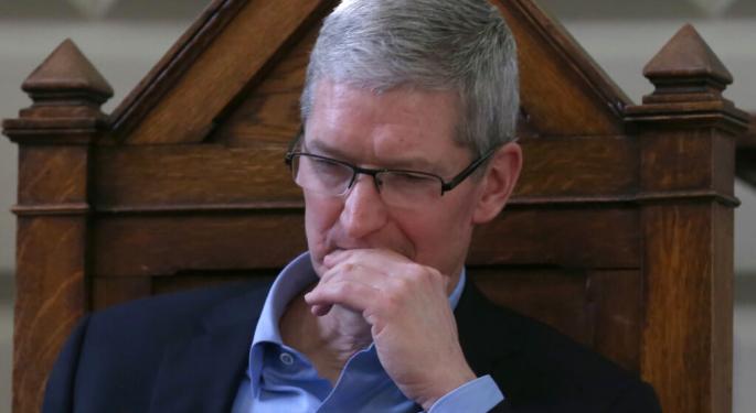 Trump Threatens Tim Cook To Manufacture iPhones In US Or Face 'At Least 25%' Tariffs: AAPL Stock Slides Over 3% In Premarket