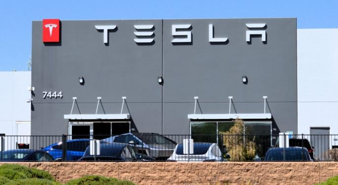Despite Bearish Views, Ross Gerber Says Tesla Stake Remains: 'We've Continued Lowering Our Exposure'
