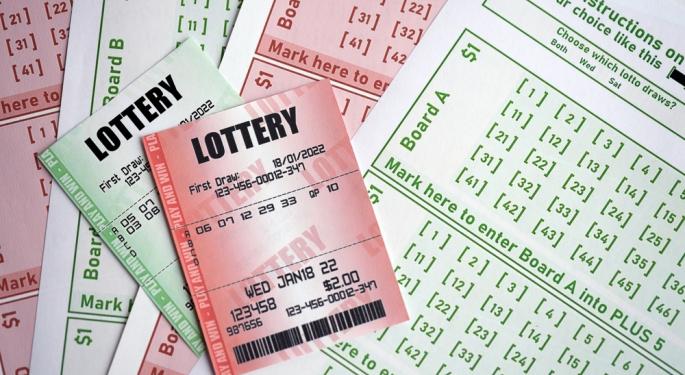 Man Says Girlfriend Ran Off With $3.6 Million Lottery Winnings After He Bought the Ticket
