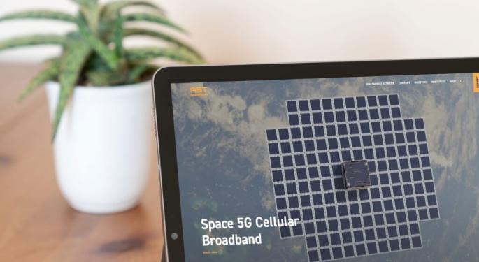 AST SpaceMobile Stock Climbs After Analyst Flags Potential Investment From Amazon's Jeff Bezos