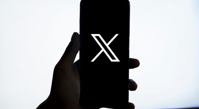 Elon Musk's X Plans To Launch In-App Stock Trading To Challenge Robinhood, SoFi — CEO Says You'll 'Whole Financial Life' Could Be On The Platform