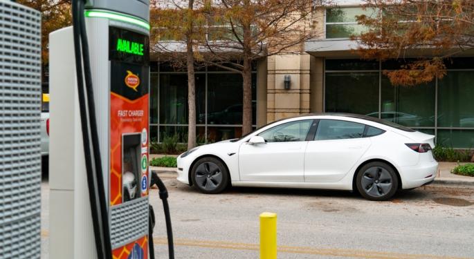 Winning And Losing Stocks From Tesla's Driverless Taxi Test