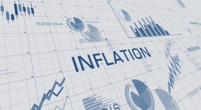 Tom Lee Calls Amazon An Early Signal As Andy Jassy Says No Price Hike Despite Trump Tariffs: 'Absence Of Inflation' Is A 'Positive' Sign