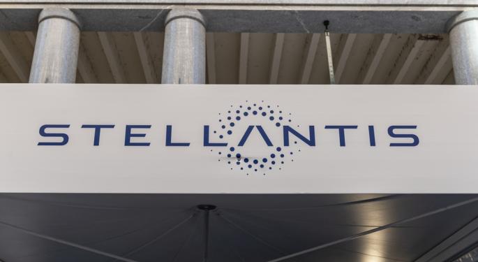 Stellantis Under New Federal Recall Investigation For Gear Shifter Issue