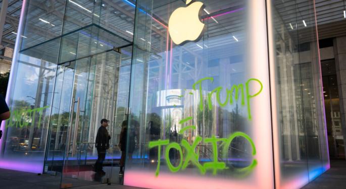 Anti-Trump Climate Protesters Storm NYC Apple Store, Confront CEO Tim Cook Amid Texas Flood Crisis