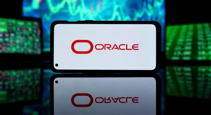 Oracle Stock Gains As $30 Billion AI Cloud Deals Mark 'Pivotal Moment' In Race Against Rivals — Jefferies Calls It A Hyperscale Leap Amid Trump-Backed Stargate Push