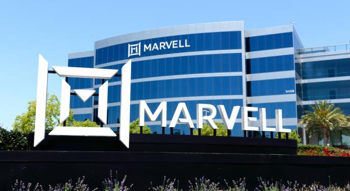 Marvell Trails Big Tech In 2025—Is Its Custom AI Chip Strategy The Turnaround Investors Are Waiting For?