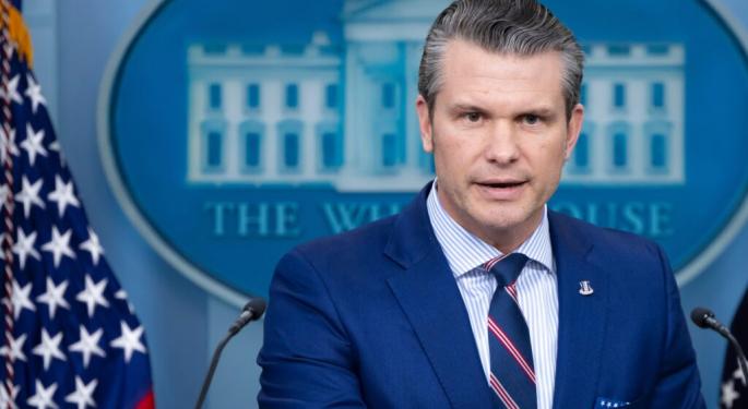 Trump Says 'I Don't Know' Who Paused Ukraine Weapon Shipments—Hegseth Did Not Inform The White House: Report