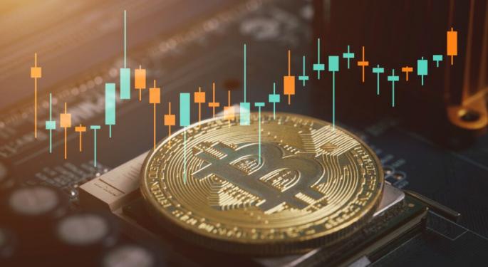 Bitcoin Stuck Below $118,000 As Ethereum, XRP, Dogecoin Extend Gains