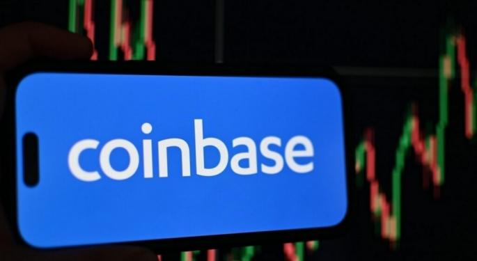 Chamath Palihapitiya 'Excited' About Coinbase's Upcoming Crypto Credit Card That Promises Bitcoin Rewards