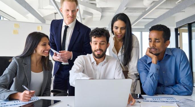 More Young Traders Are Turning To AI When Crypto Gets Chaotic, Survey Says