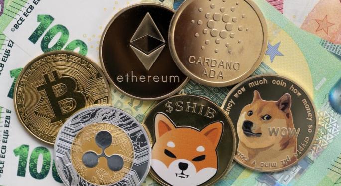 Bitcoin Rises Despite Trump's Tariff Moves; Ethereum, Dogecoin Also Gain: Analyst Advises To 'Buy The Dip' In August, Hold Until This Time