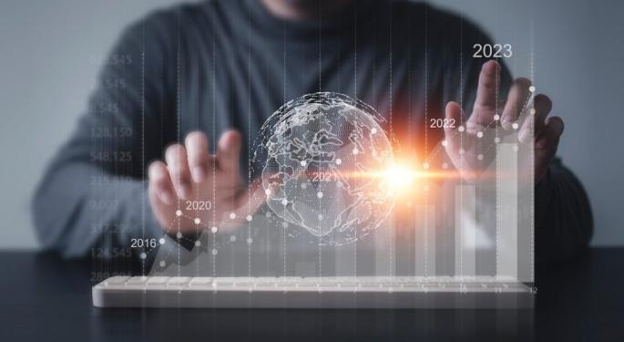 The Rise Of The Part-Time Trader: How Everyday Investors Are Playing The Markets In 2025