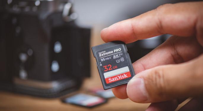 SanDisk Corporation NASDAQ:SNDK, GVIP - What's Going On With Sandisk Shares on Monday? What's Going On With Sandisk Shares on Monday?