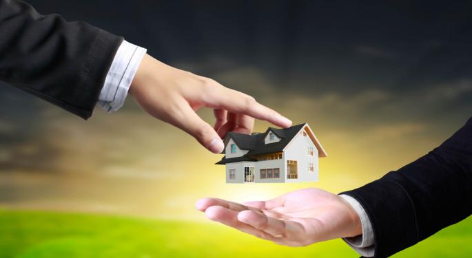 Mortgage Rates Drop, Difficulties Loom for Potential Buyers 