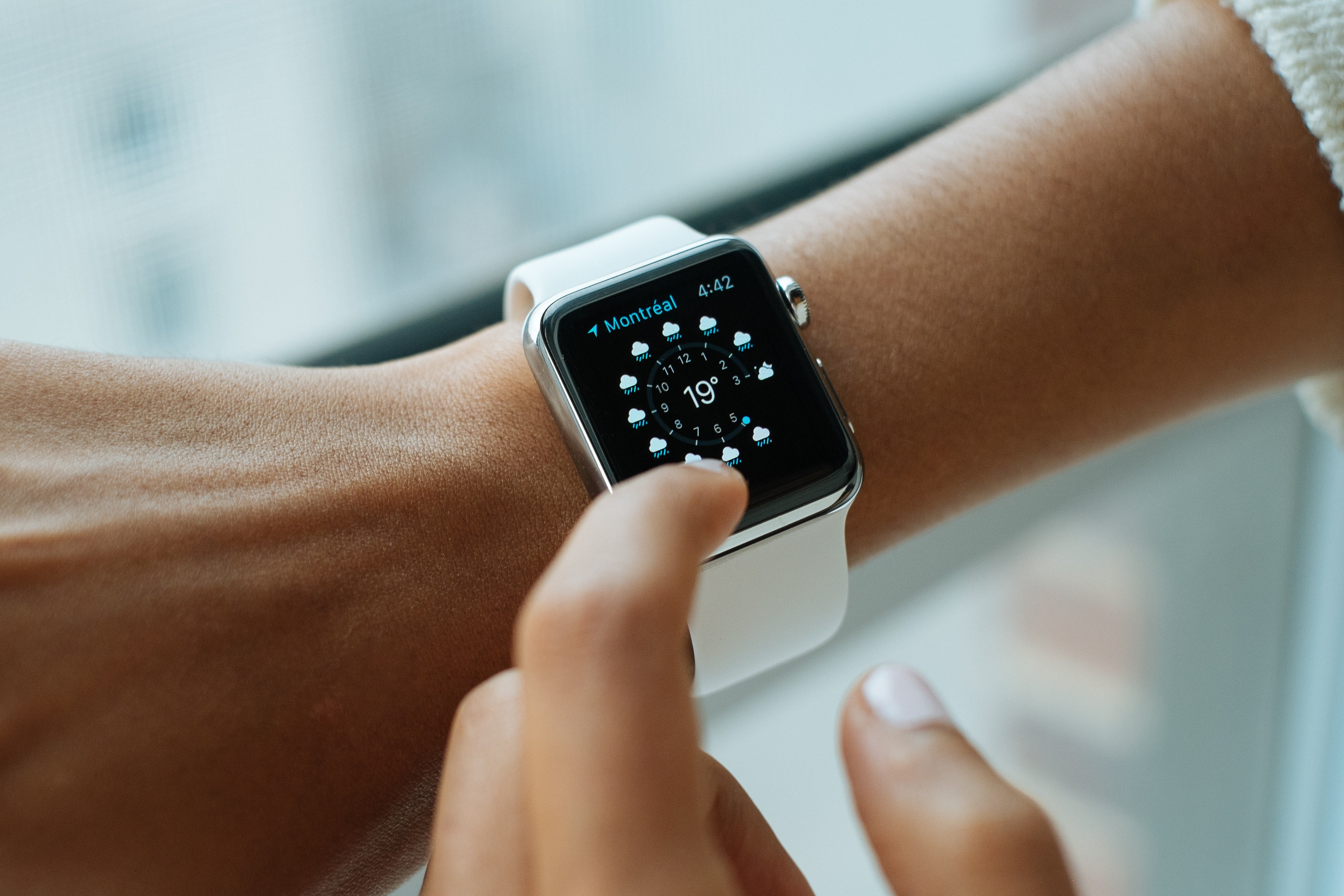 Apple Is Developing Smart Watch With Temperature, Sugar Measuring Functionalities: Bloomberg