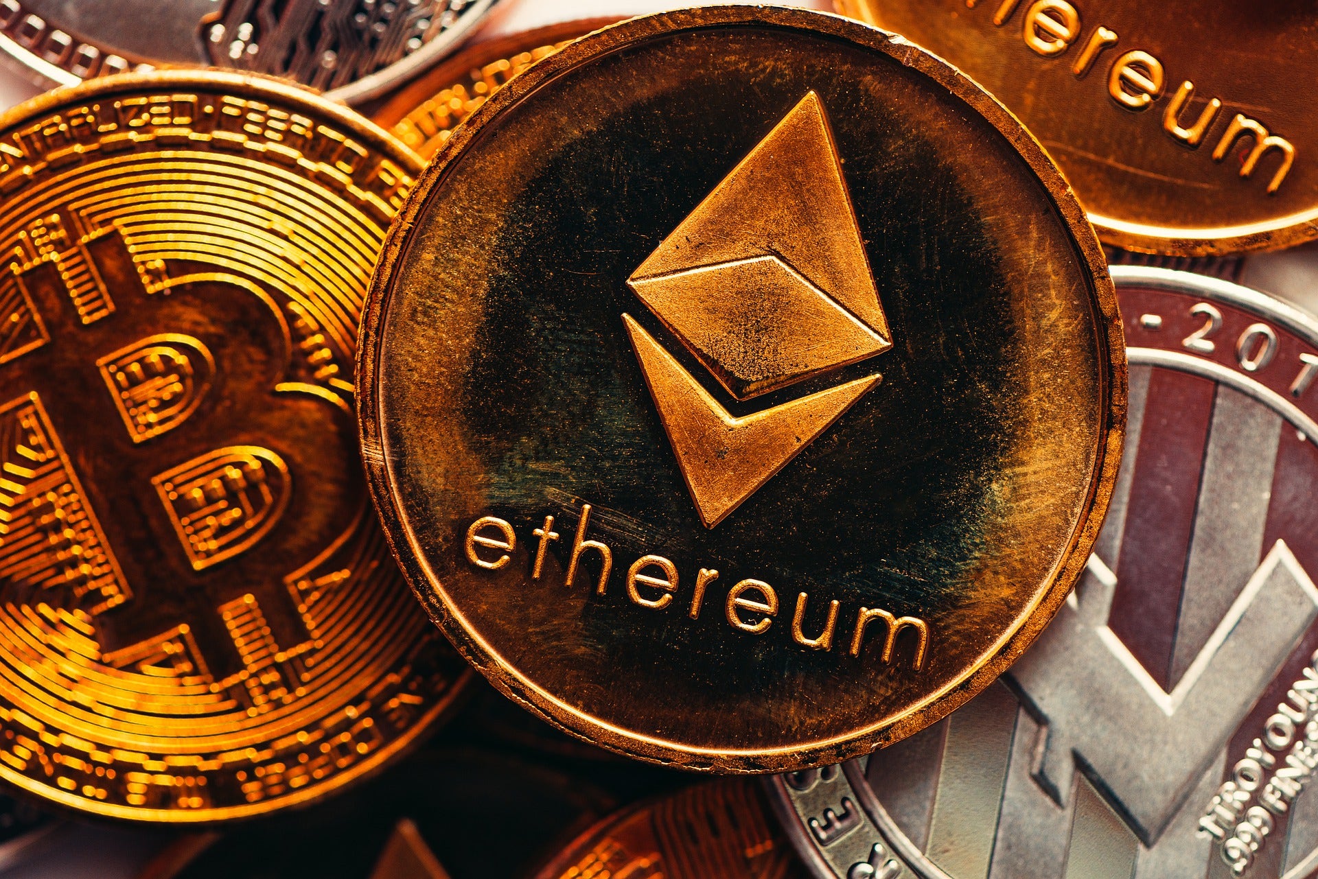Ethereum Holds Key Pattern As Russia-Ukraine Tension Nears Boiling Point: How To Play The ETH Break