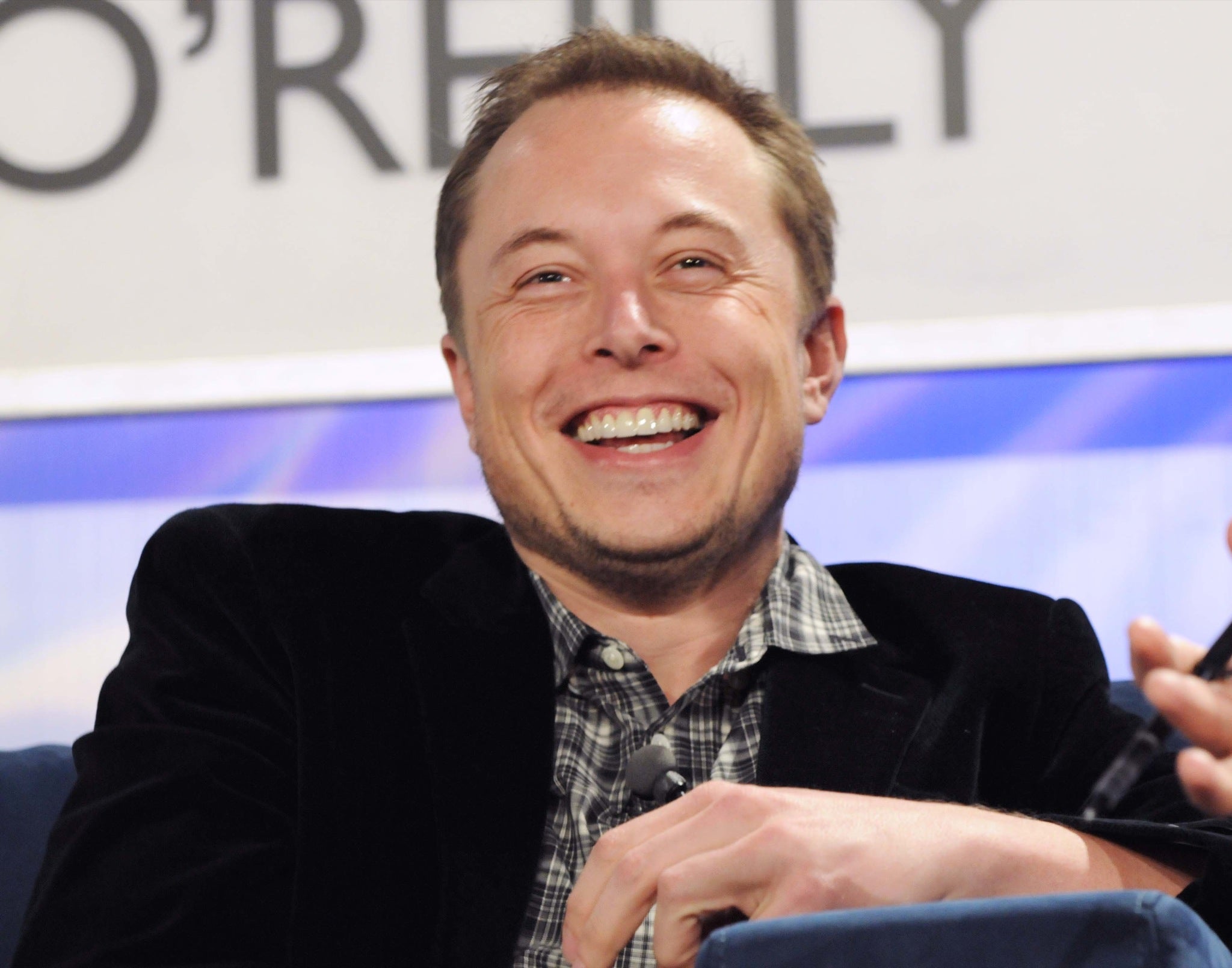 Tesla Bear Chanos Trims 'Painful' Short, Tells Musk 'Job Well Done So Far:' Bloomberg