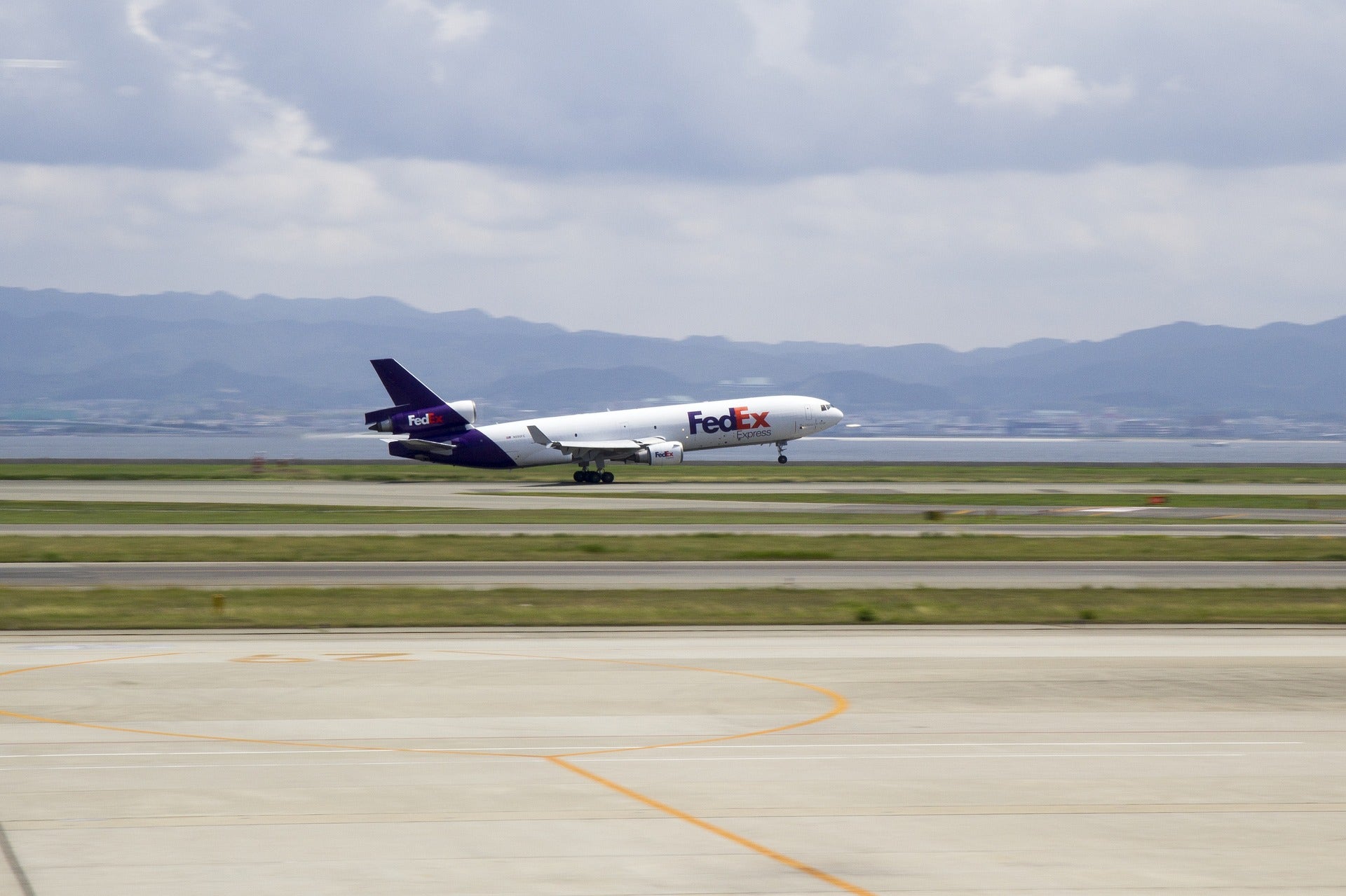 FedEx Trades Higher On Q4 Earnings Beat