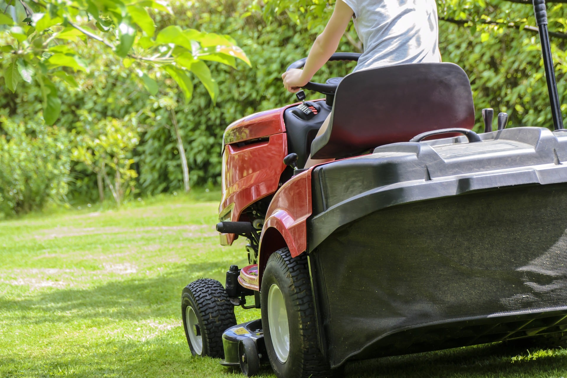 Analyst: Sell This Stock Ahead Of California Gas Mower Ban