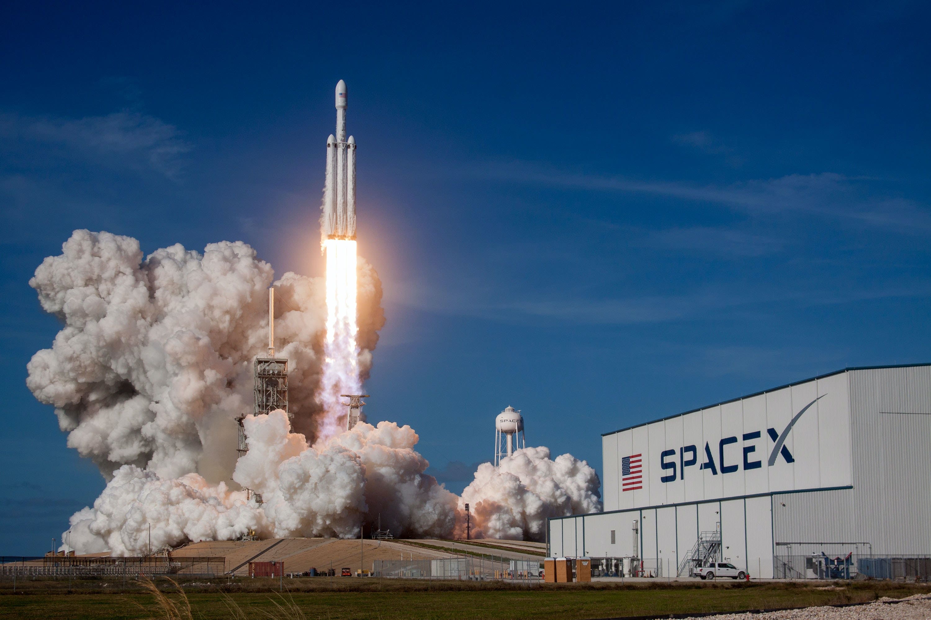 Cathie Wood Just Bought Another $402K In This Supplier Of Elon Musk-Led SpaceX