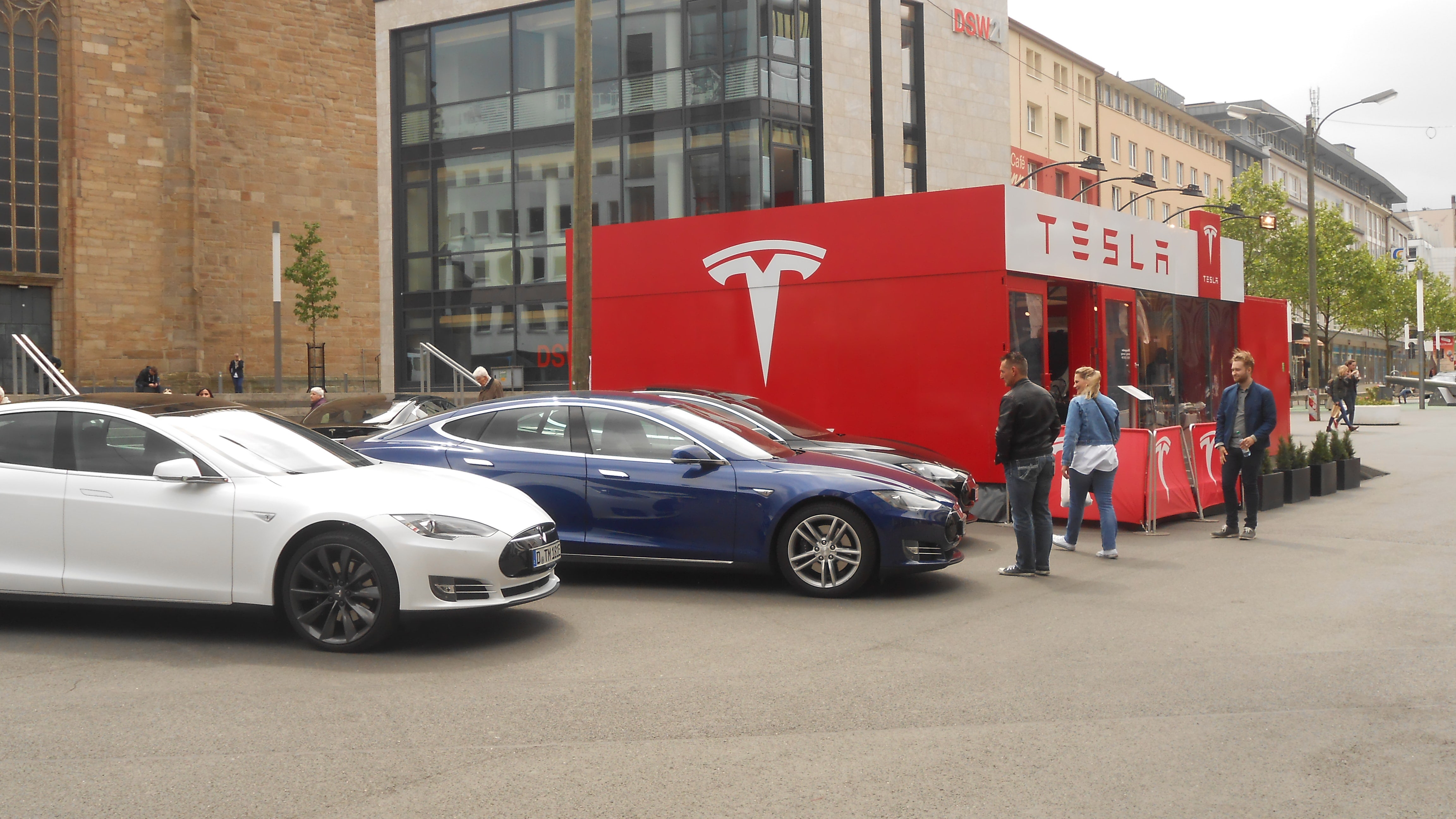 Tesla Seeks FCC Approval For New Radar Sensor: What You Need To Know