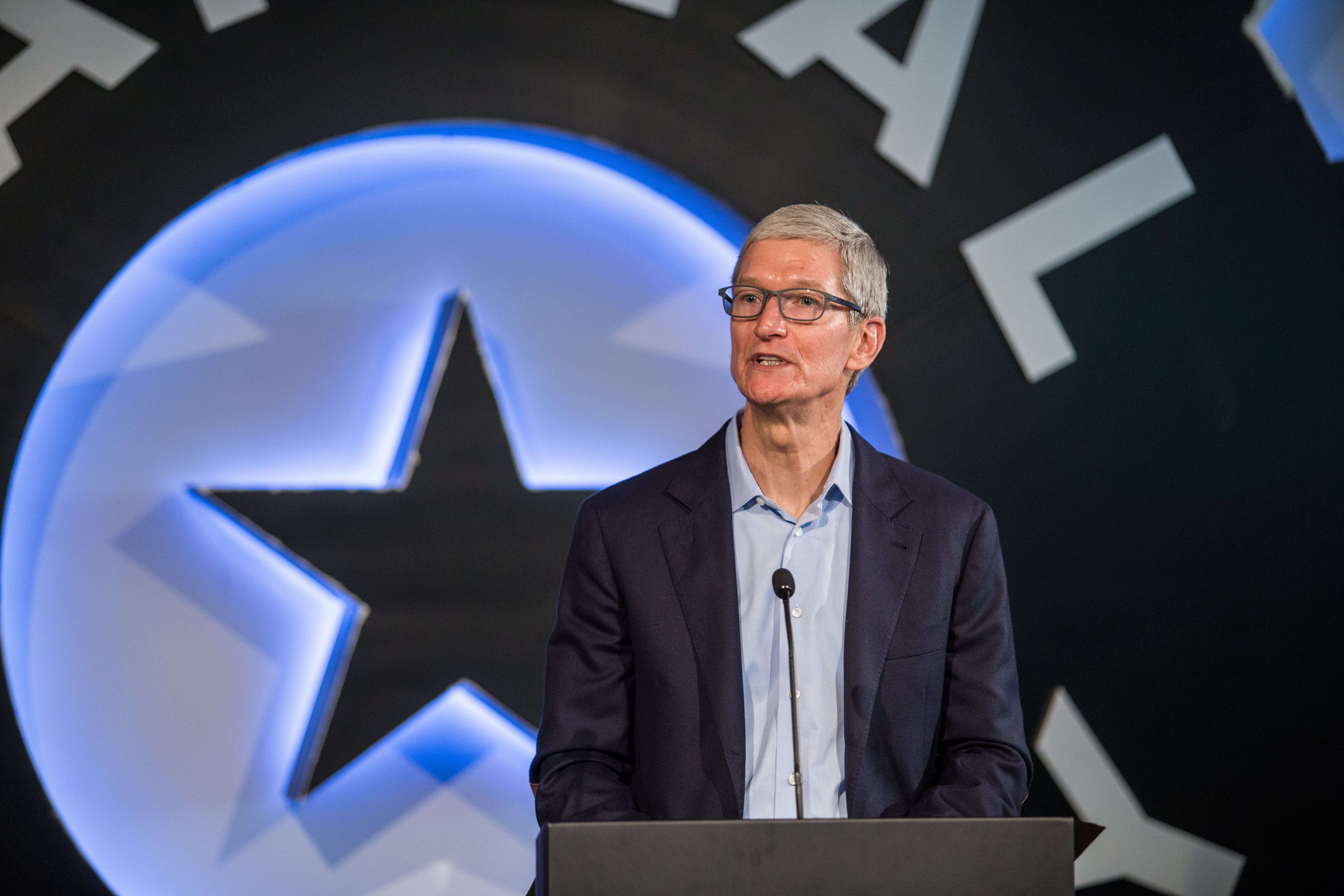 Who Could Replace Tim Cook As Apple CEO Once He Retires?