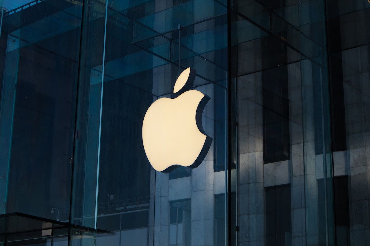Apple Analyst Warns Of 'Considerable Risk' For Tech Sector In Coming Months