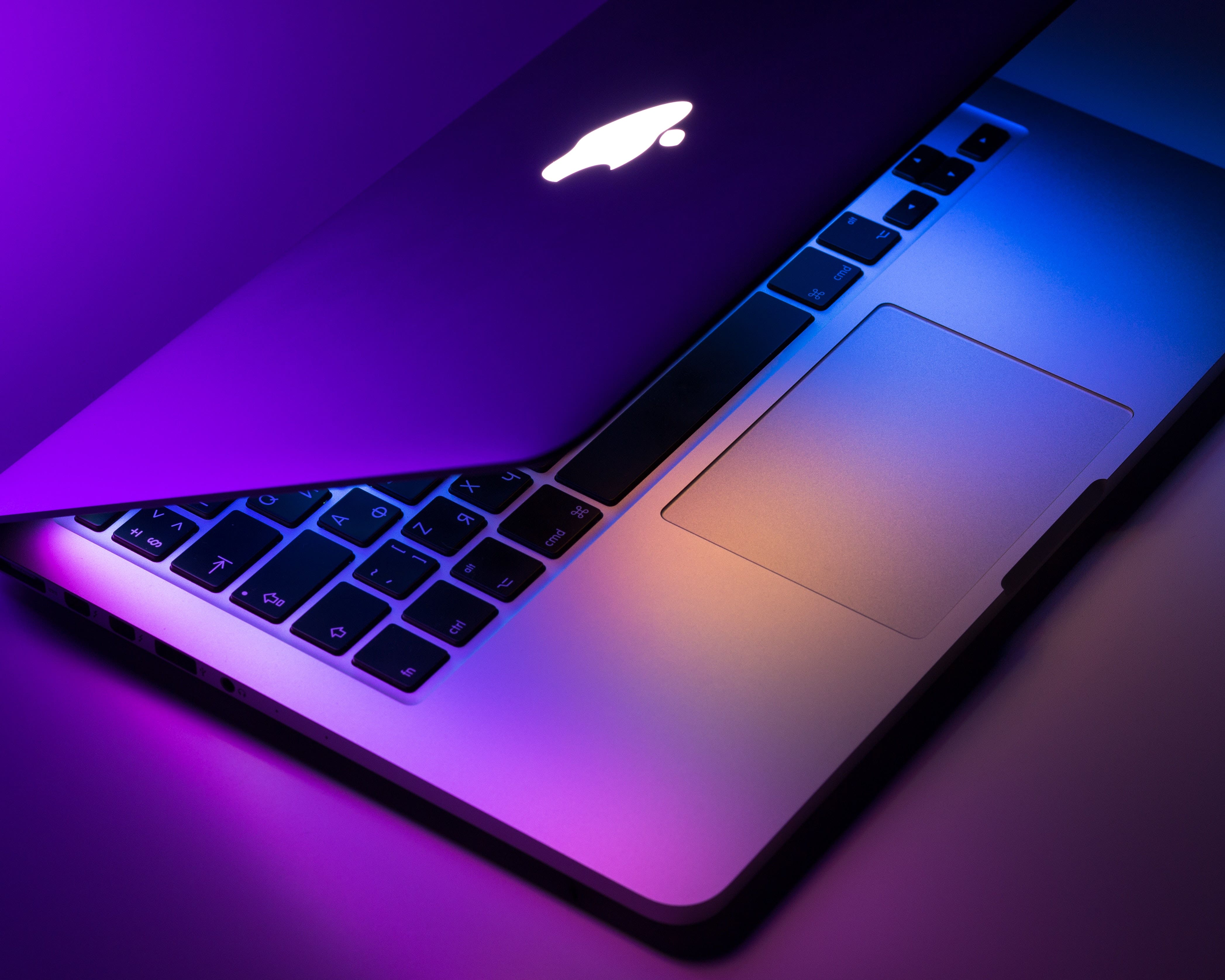 Why Is Apple Selling Refurbished MacBook Pros Online?