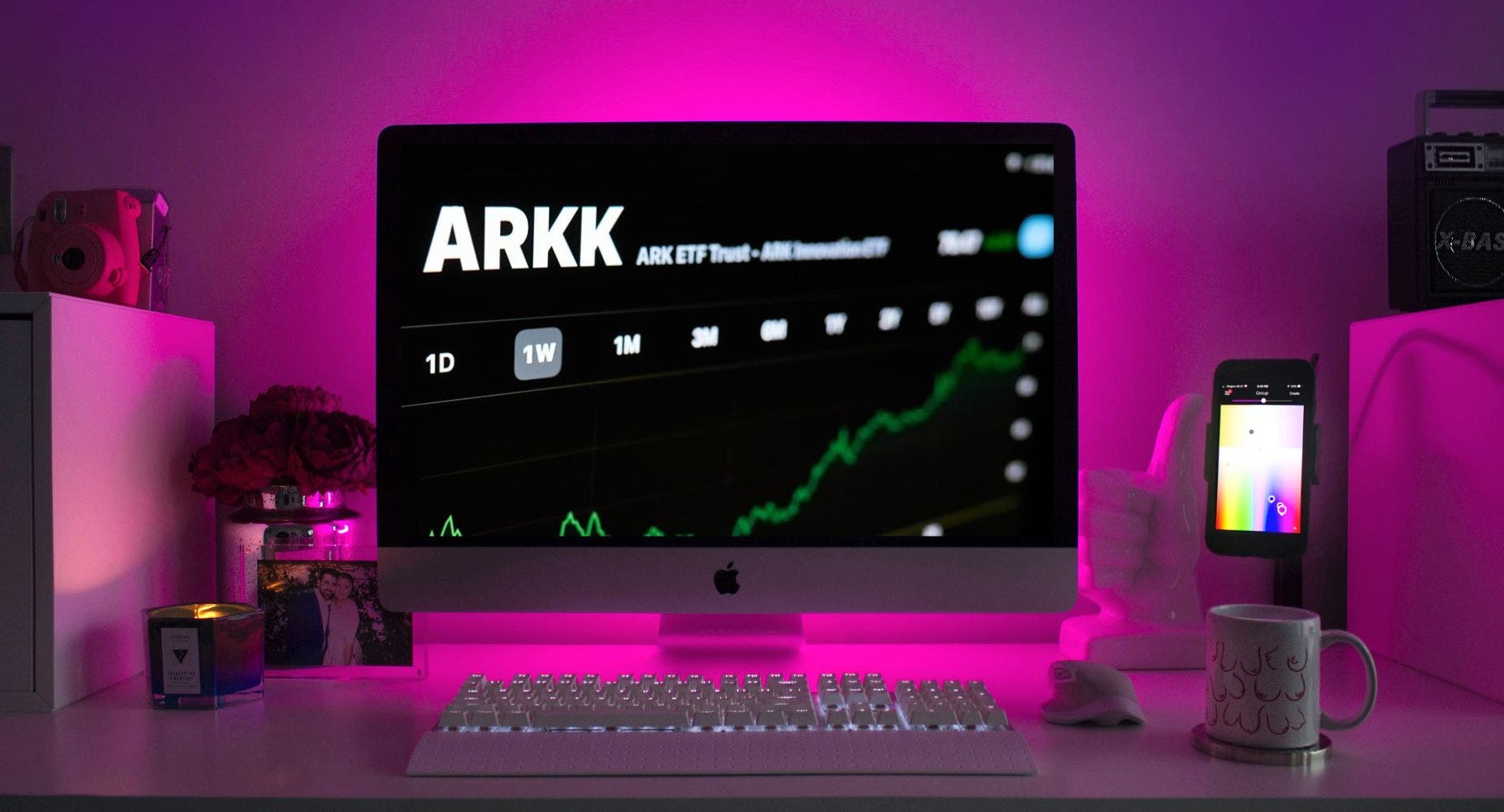 The ARKK fund is down 14% in the past three years, while the SPDR S&P 500 ETF Trust gained 31.3%. CDS played a big role in the volatility in the housing market during the 2008 and 2009 financial crisis.