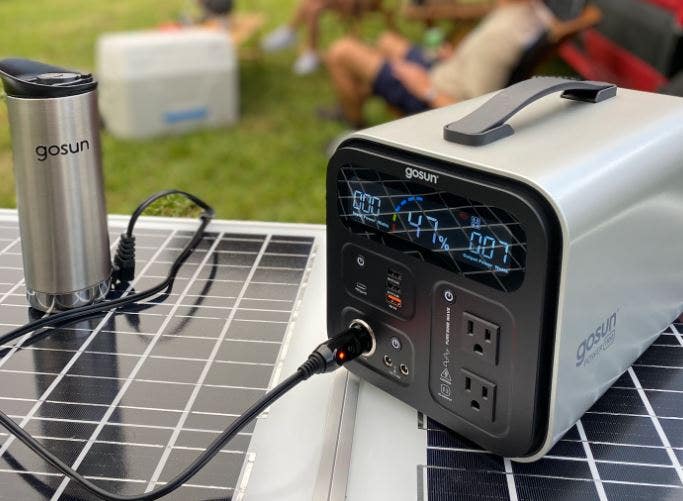 Camping Untethered : Staying Connected Off-Grid Without Generators