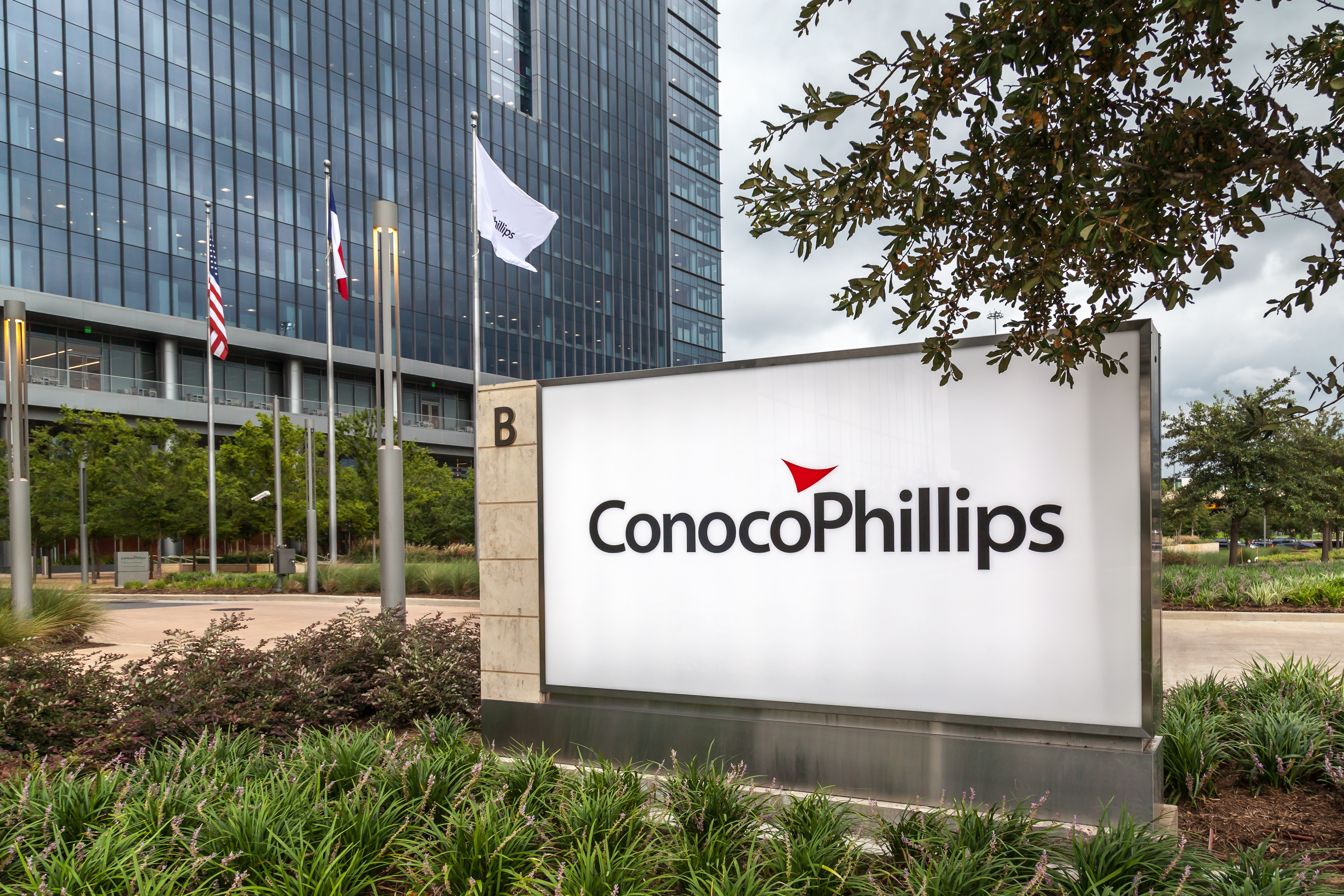 ConocoPhillips (COP) To Acquire Stake In Texas LNG Facility