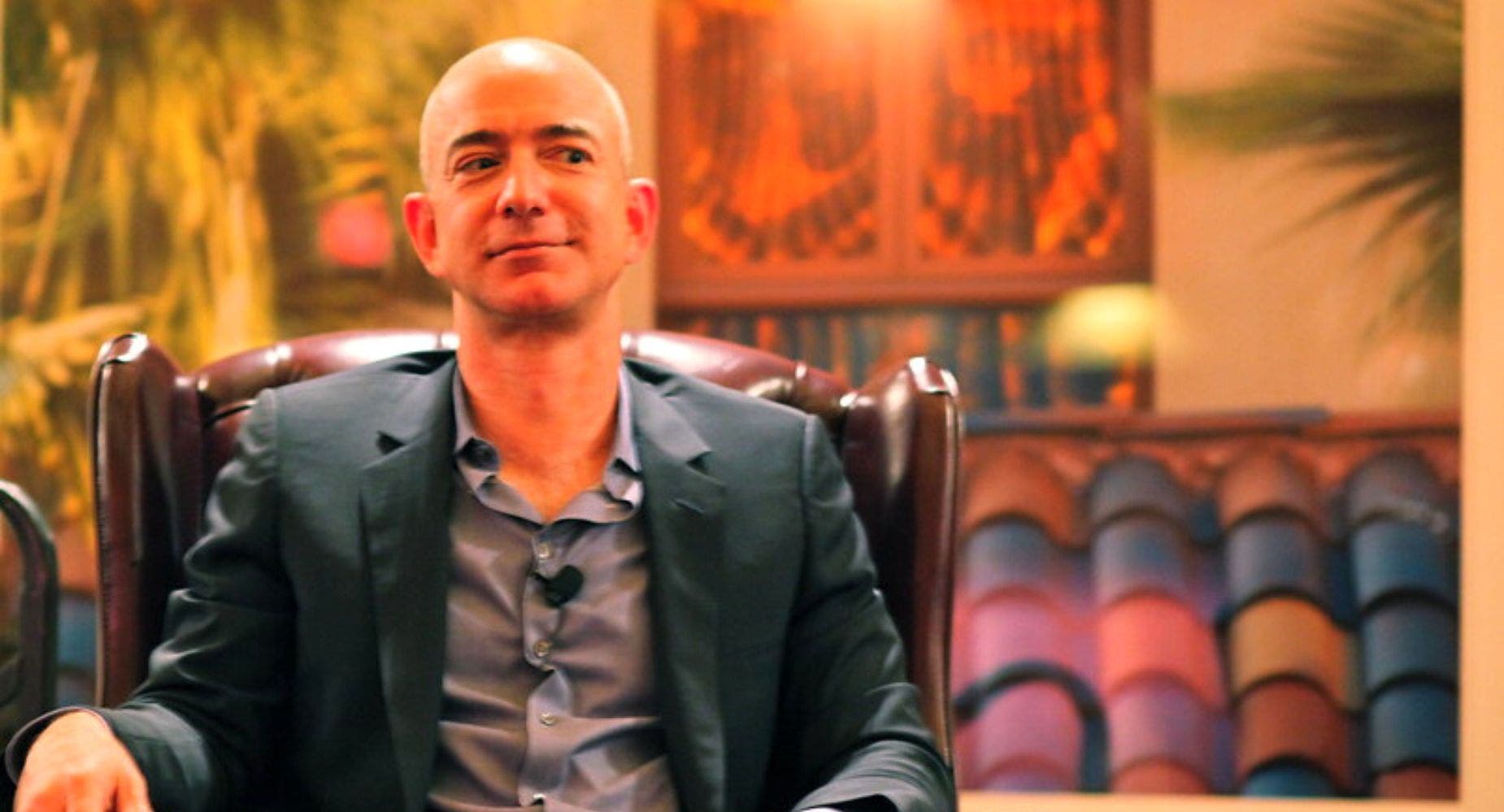 Jeff Bezos' Girlfriend Is Also Rich, She Just Donated $1M To This Charity