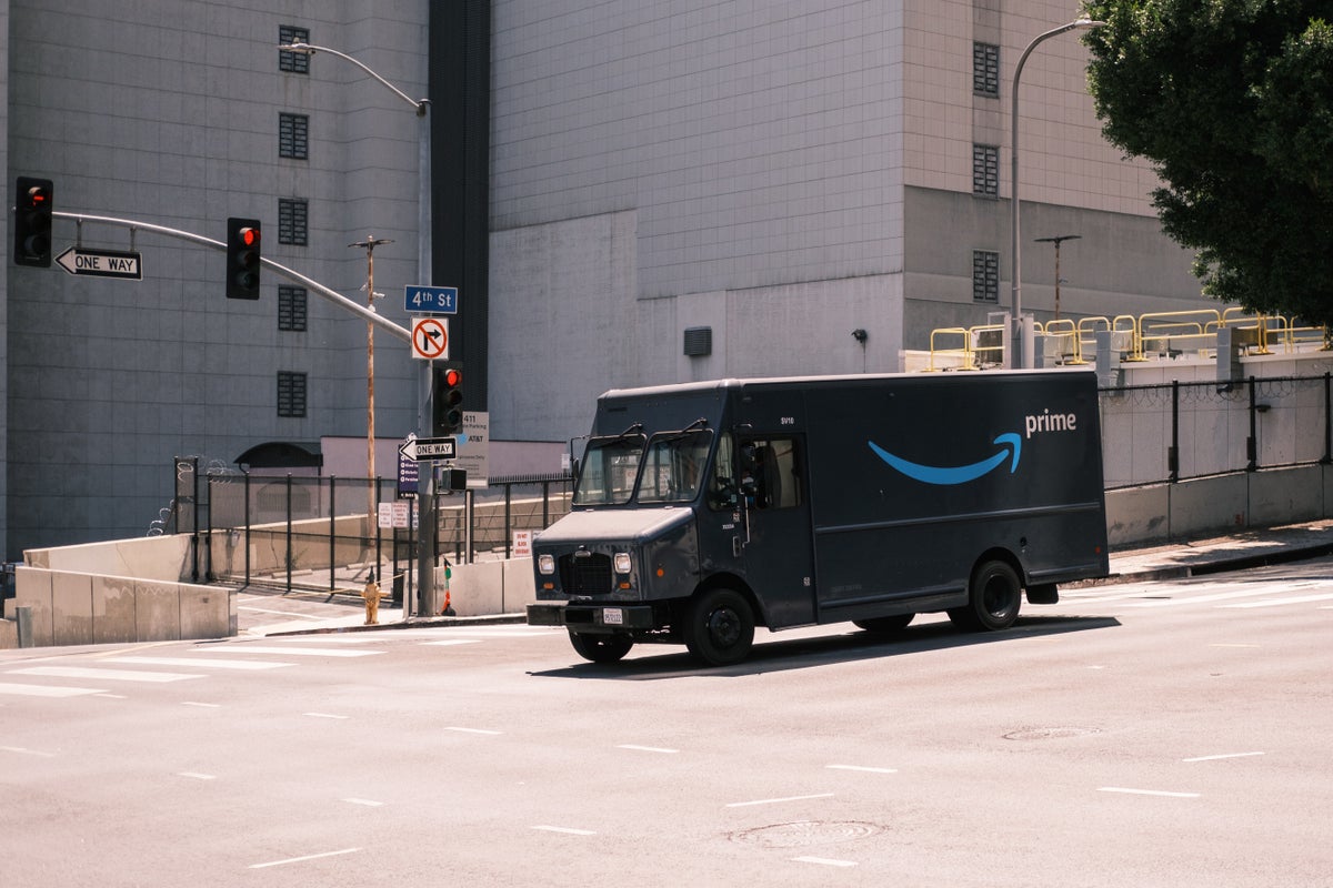 Amazon's Broken Promise — Here's How The E-Commerce Giant Upset A NYC Suburb - Benzinga