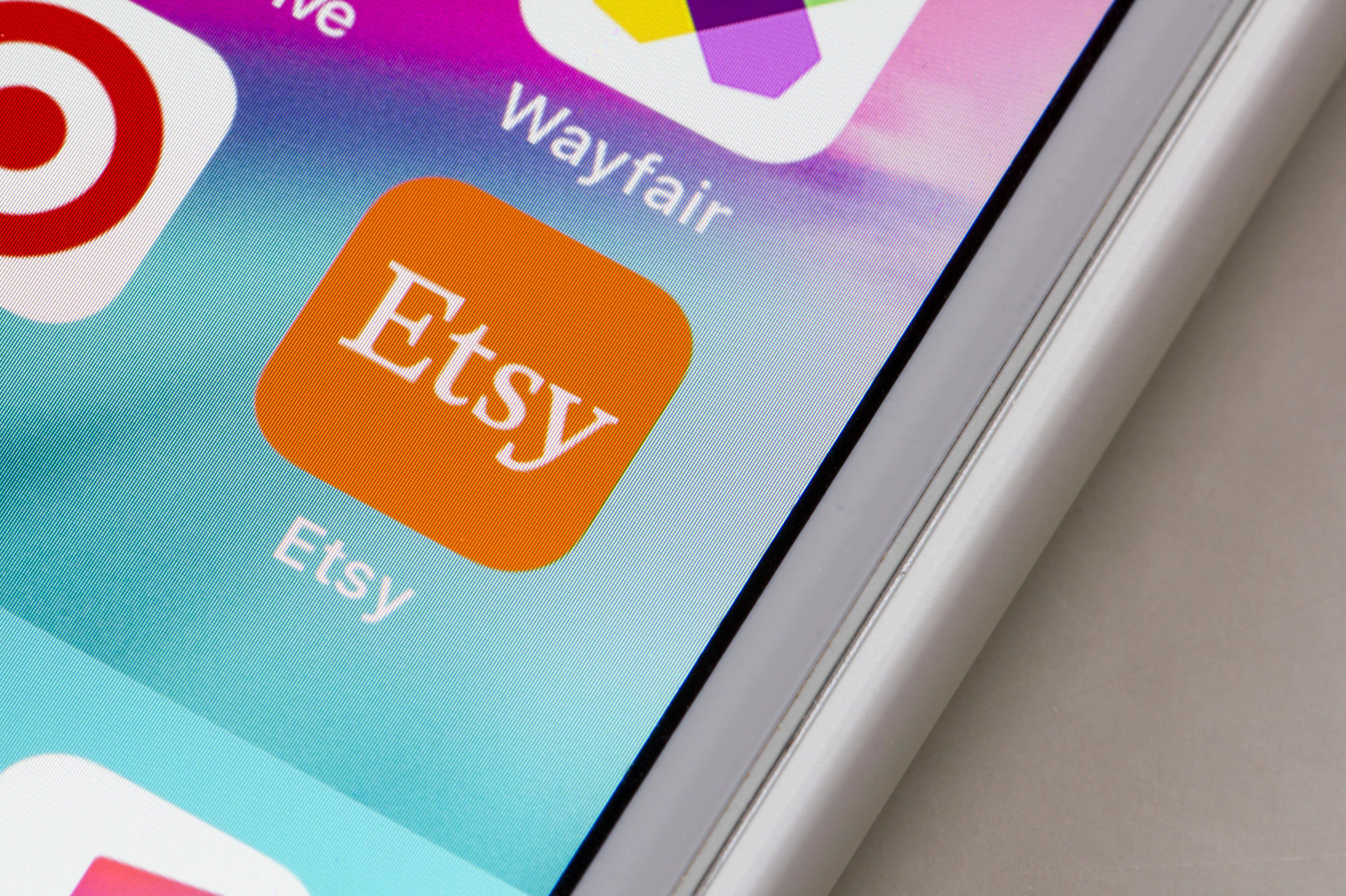 Etsy Soars Following Blowout Q2 Earnings: How To Play This Trend