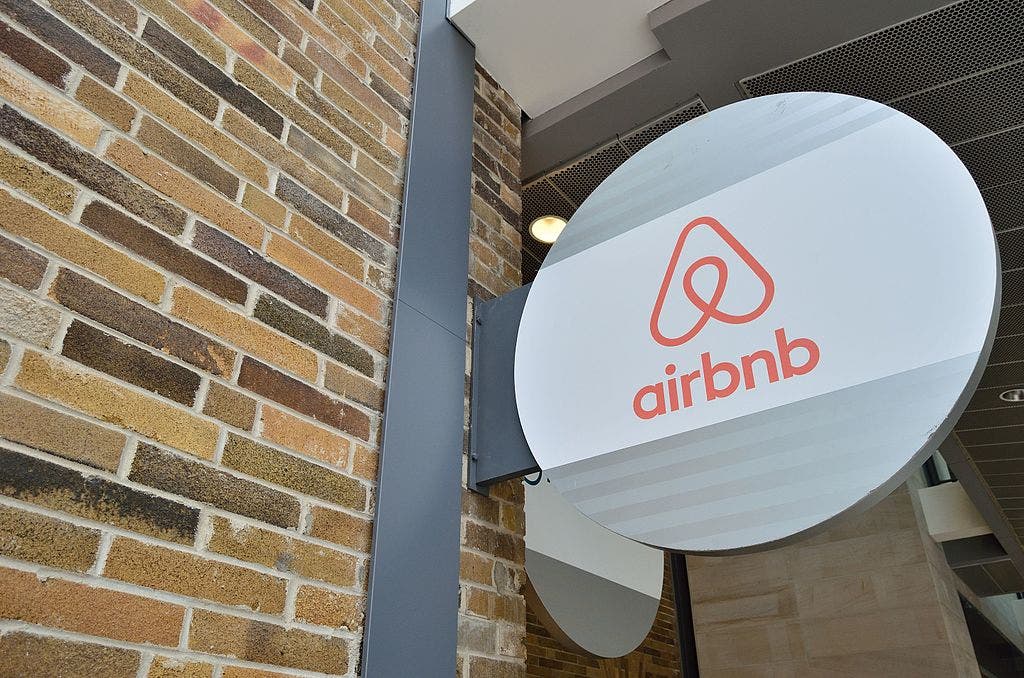 Airbnb's Q2 Performance Was Good But Analysts Remain Wary Of Q3 Due To Uncertain Macros