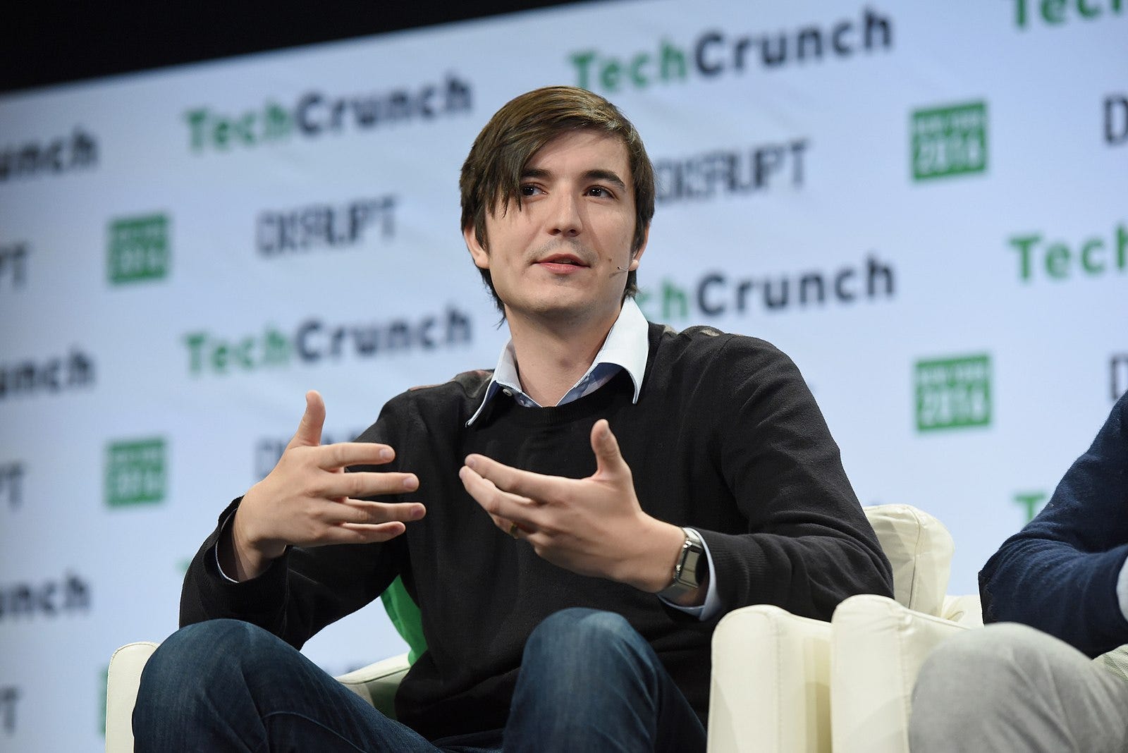 Robinhood CEO Plays Down Merger Buzz With FTX, Charles Schwab: 'I Love Us As A Standalone Company'