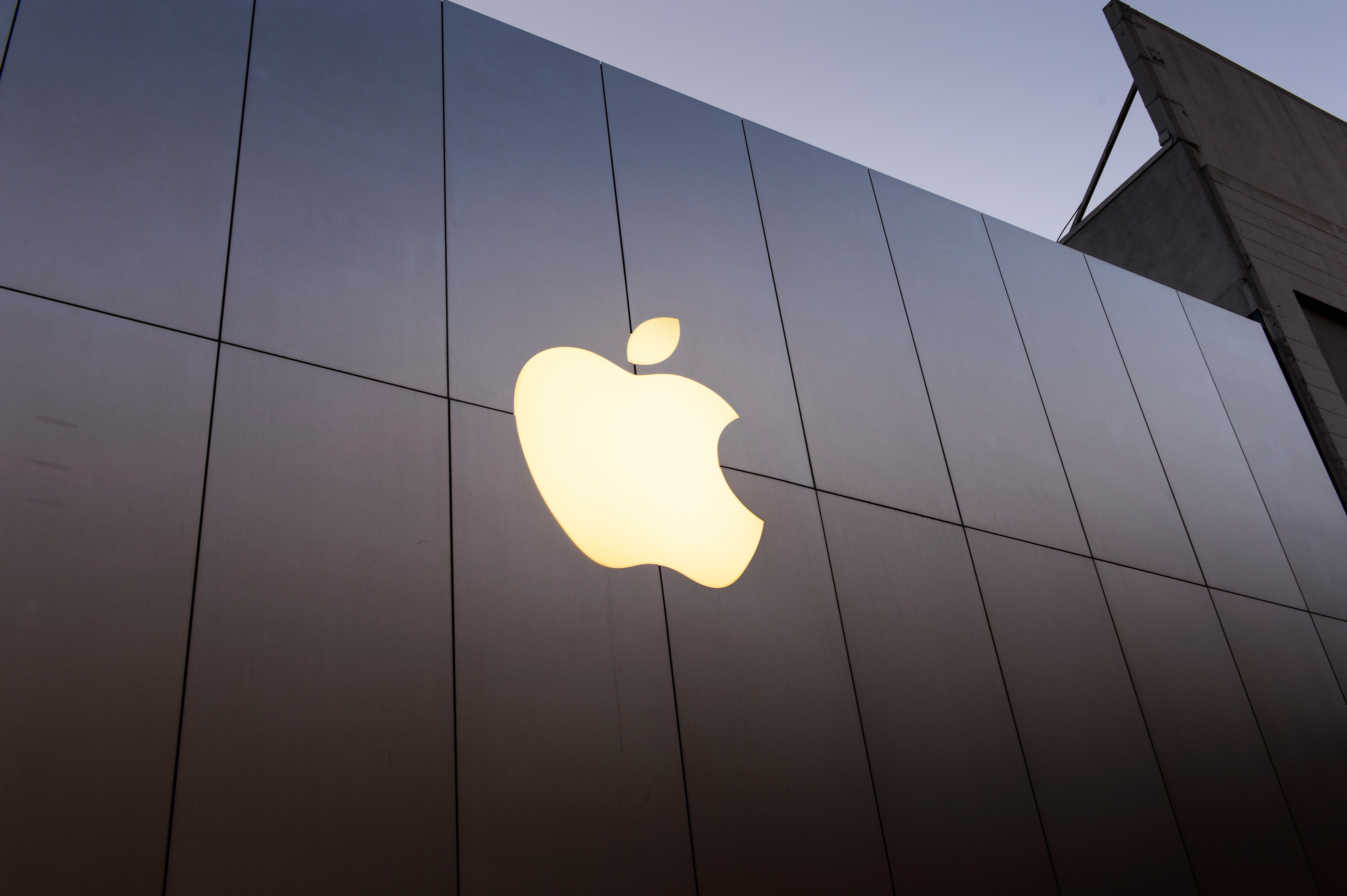 Apple Stock Readies For Pullback: What To Watch From The Market Leader
