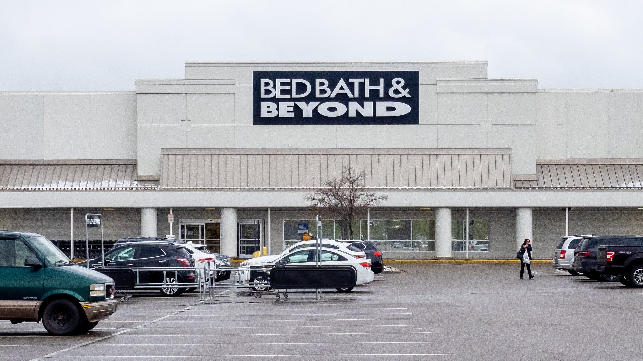 What's Going On With Bed Bath & Beyond Stock?