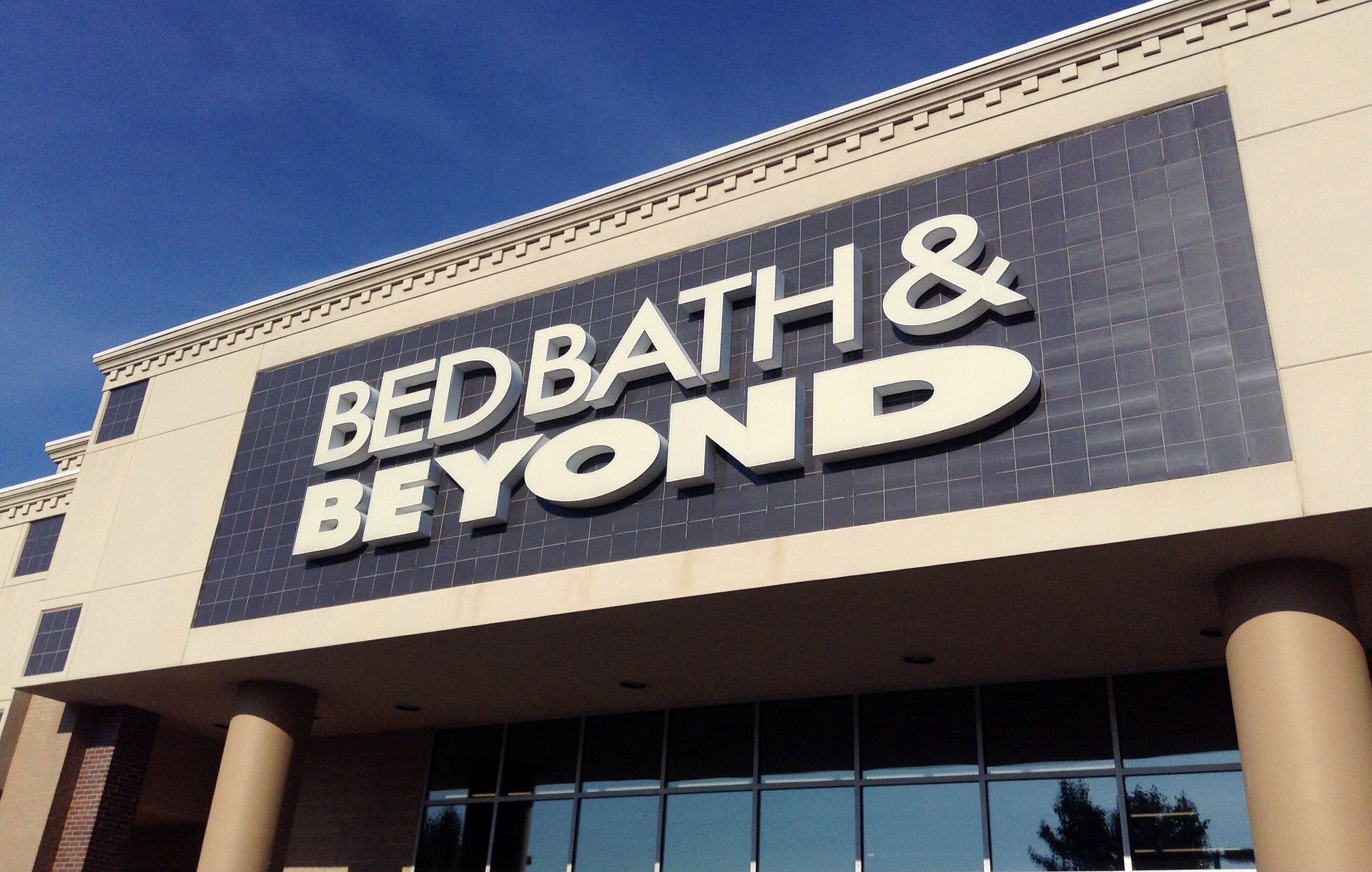 'One Giant Amateur Hour'? Here's Everything You Need To Know About Bed Bath & Beyond Stock