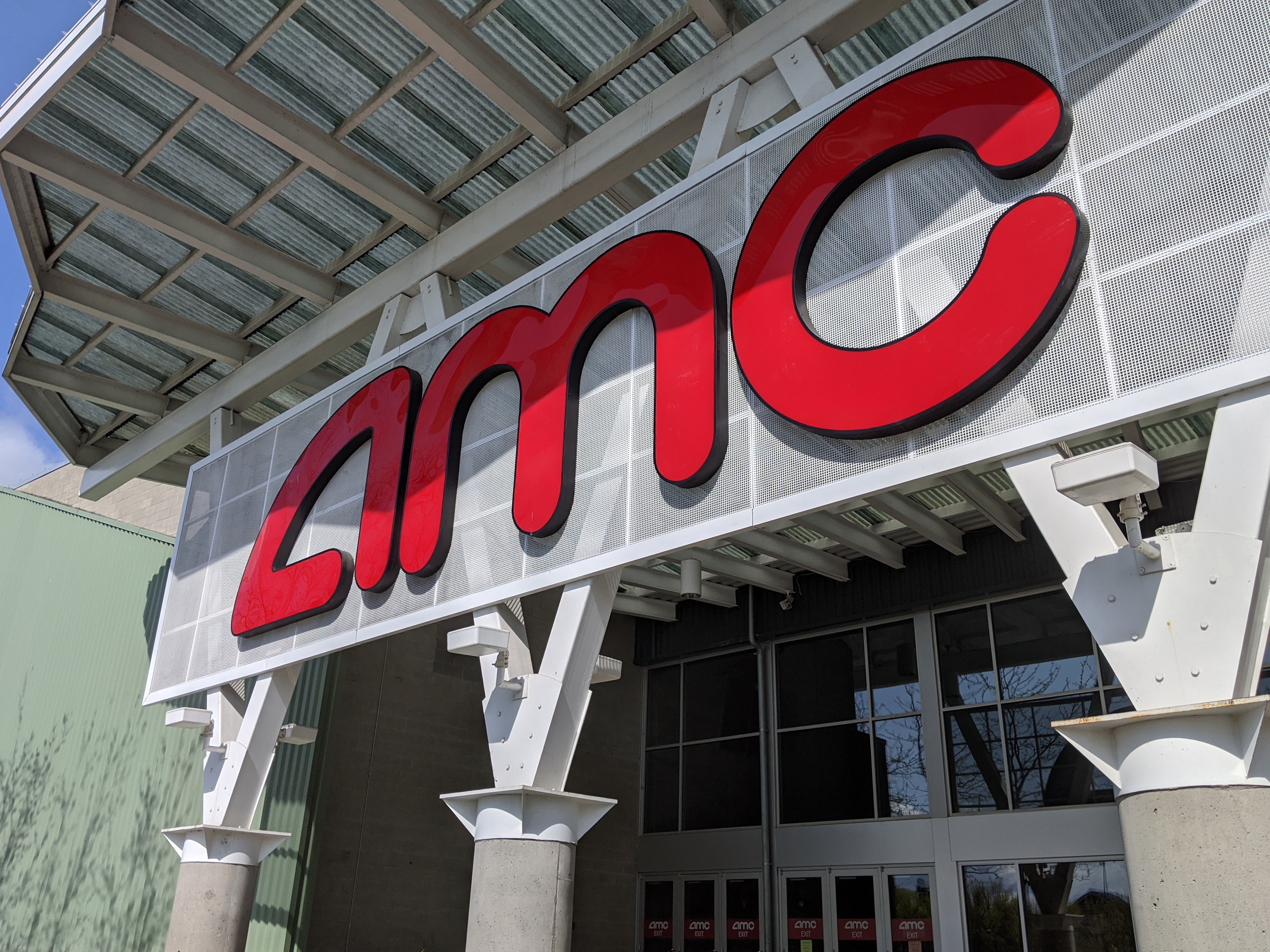 AMC Needs To Continue Doing This For Shareholders, CEO Says, Dismissing Bankruptcy Concerns Similar To Cineworld