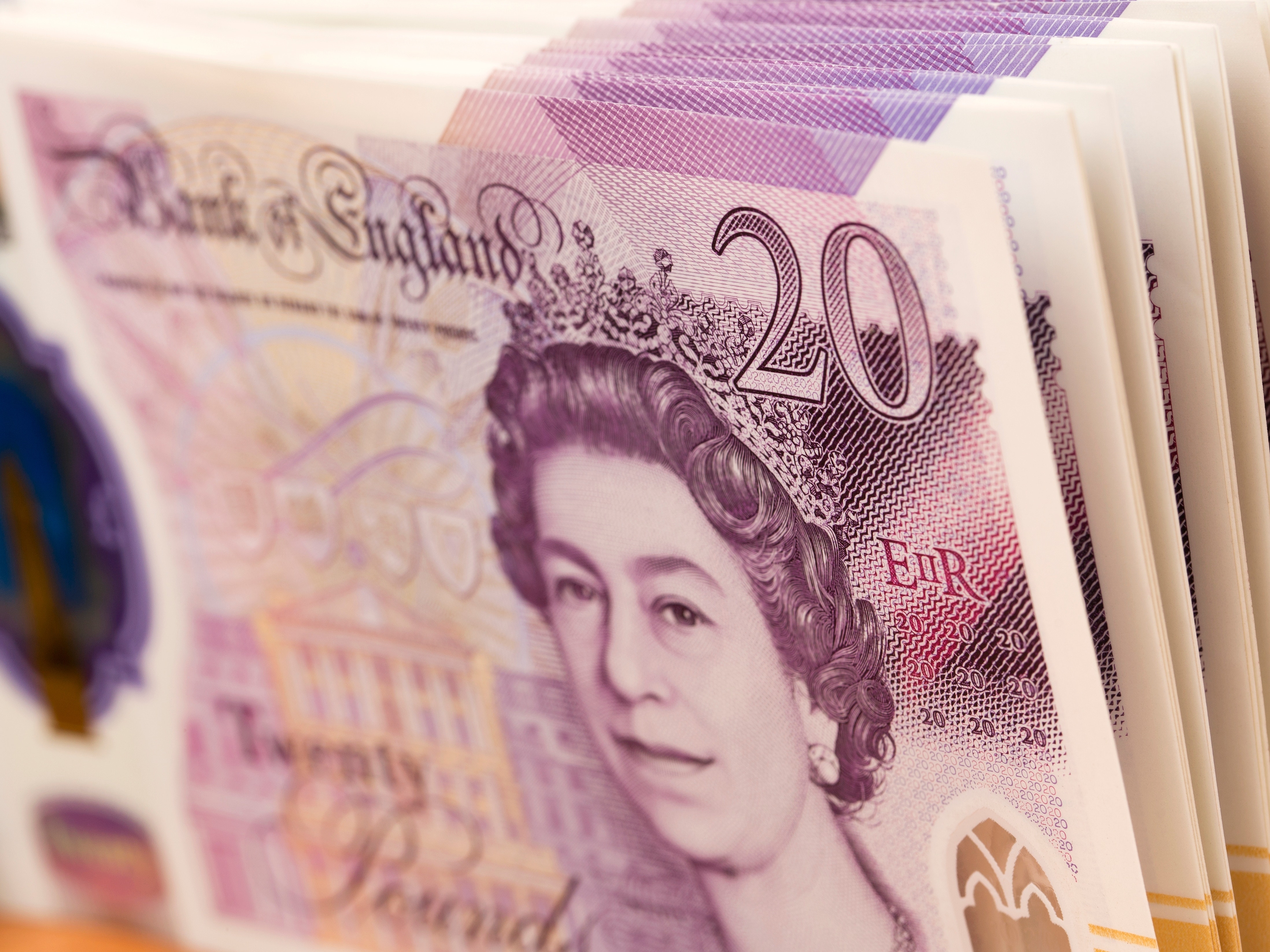 UK Bank Notes With Queen Elizabeth's Image: Will They Remain Legal Tender?