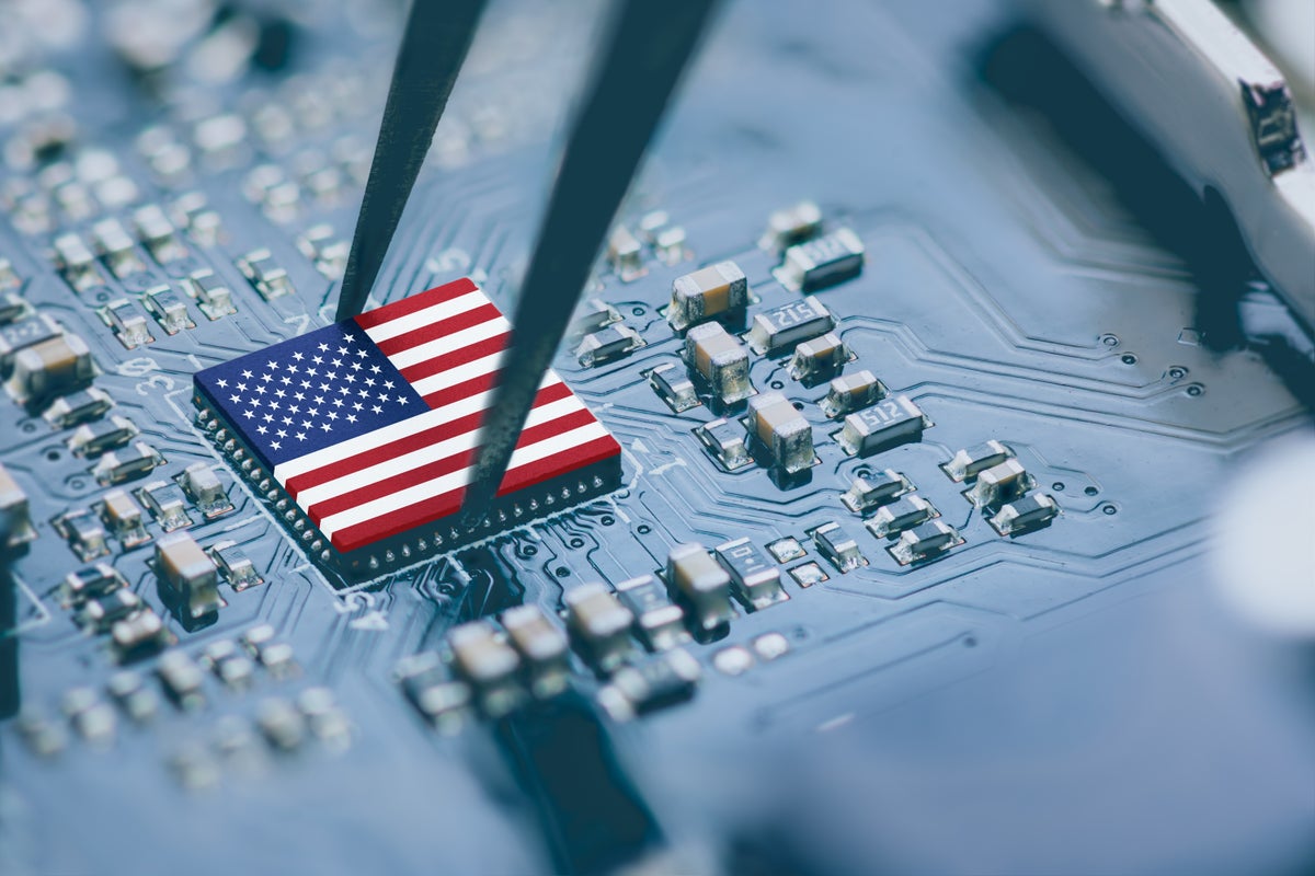 NVIDIA (NASDAQ:NVDA) – US Mulls More Curbs On Chip, Tool Exports To China, Report Says