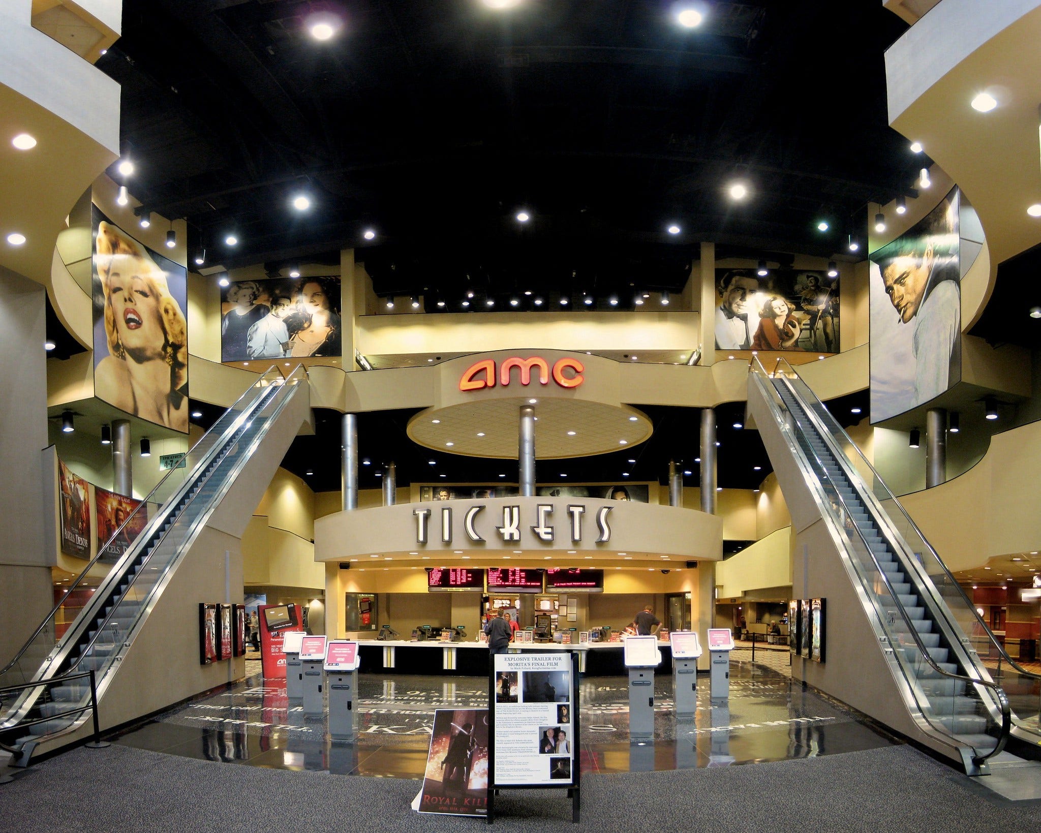 What's Going On With AMC Preferred Equity (APE) Stock Today?