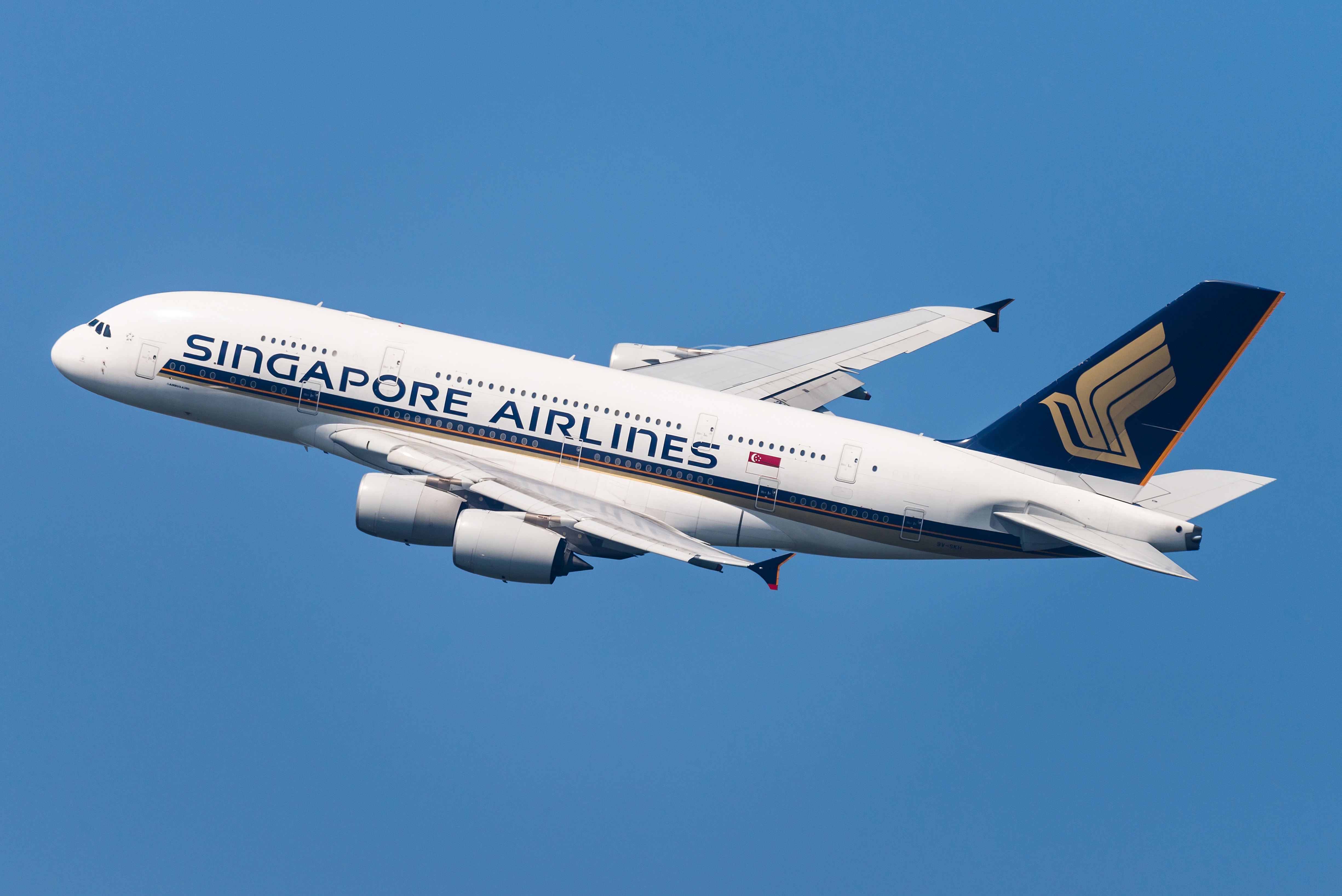 Fighter Jets Escort Singapore Airlines Flight From San Francisco 'Till It Landed Safely' After Hoax Bomb Threat